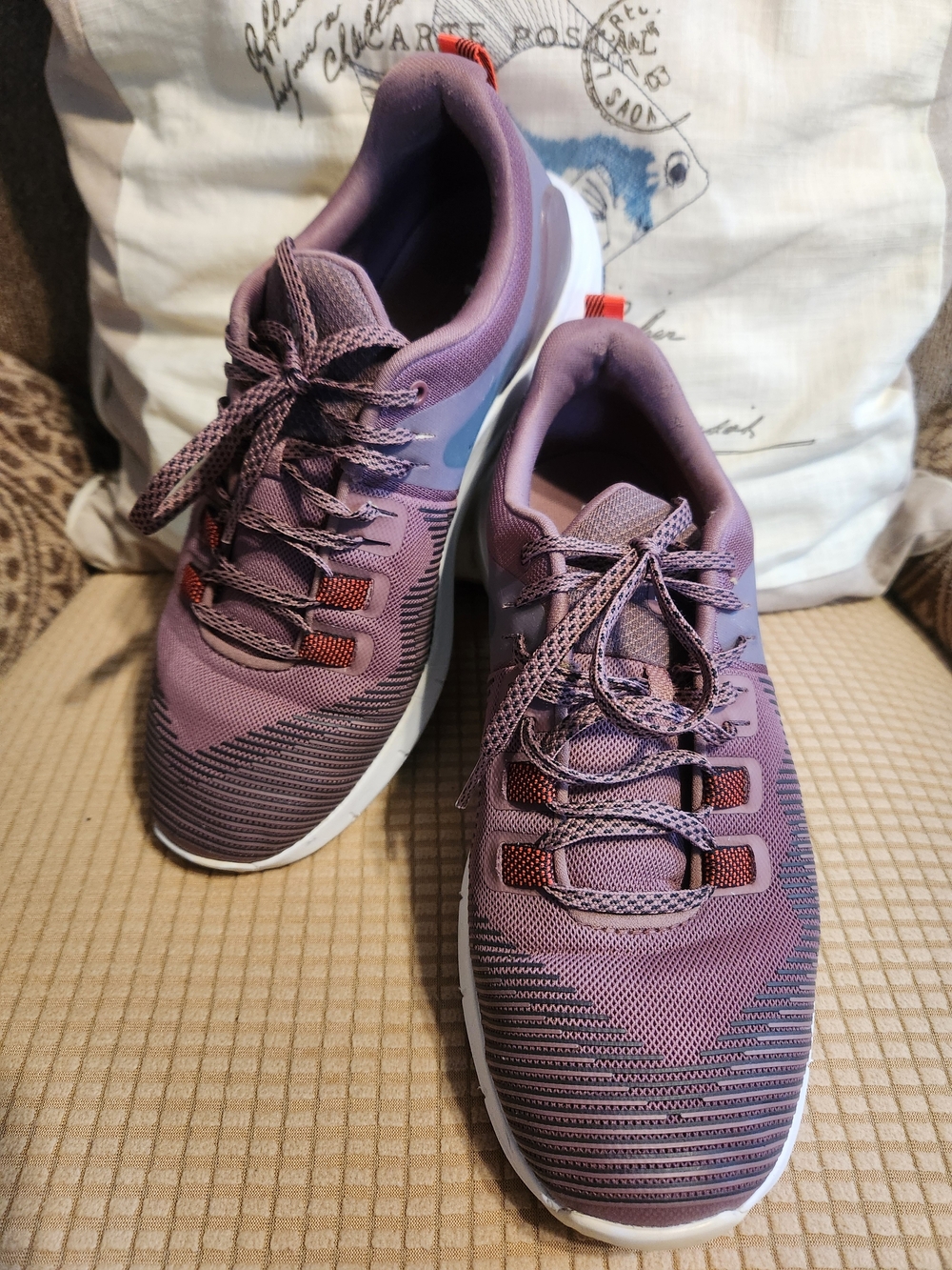 Women's Lightweight Purple Knit Sneakers UNDER ARMOR size 9